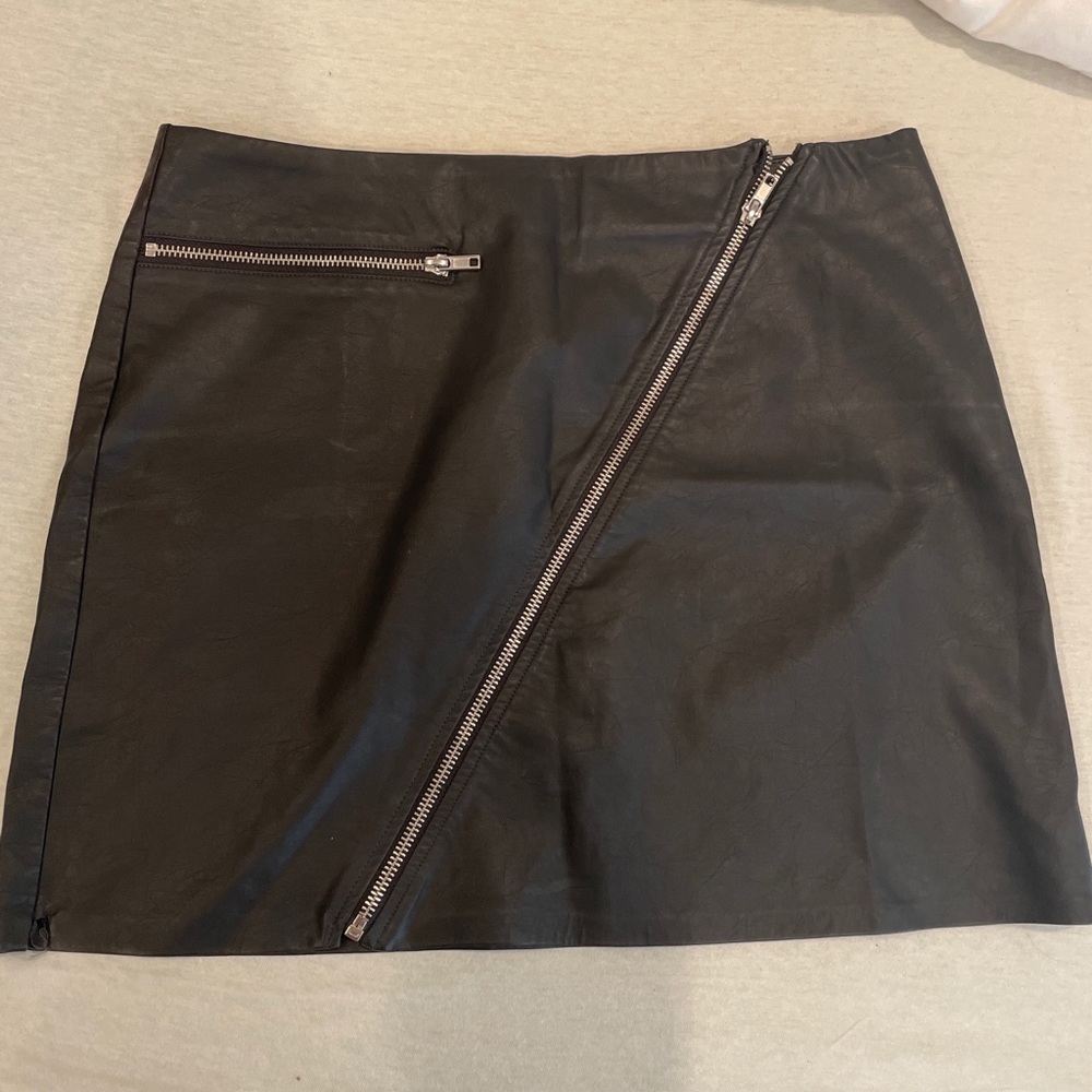 leather skirt